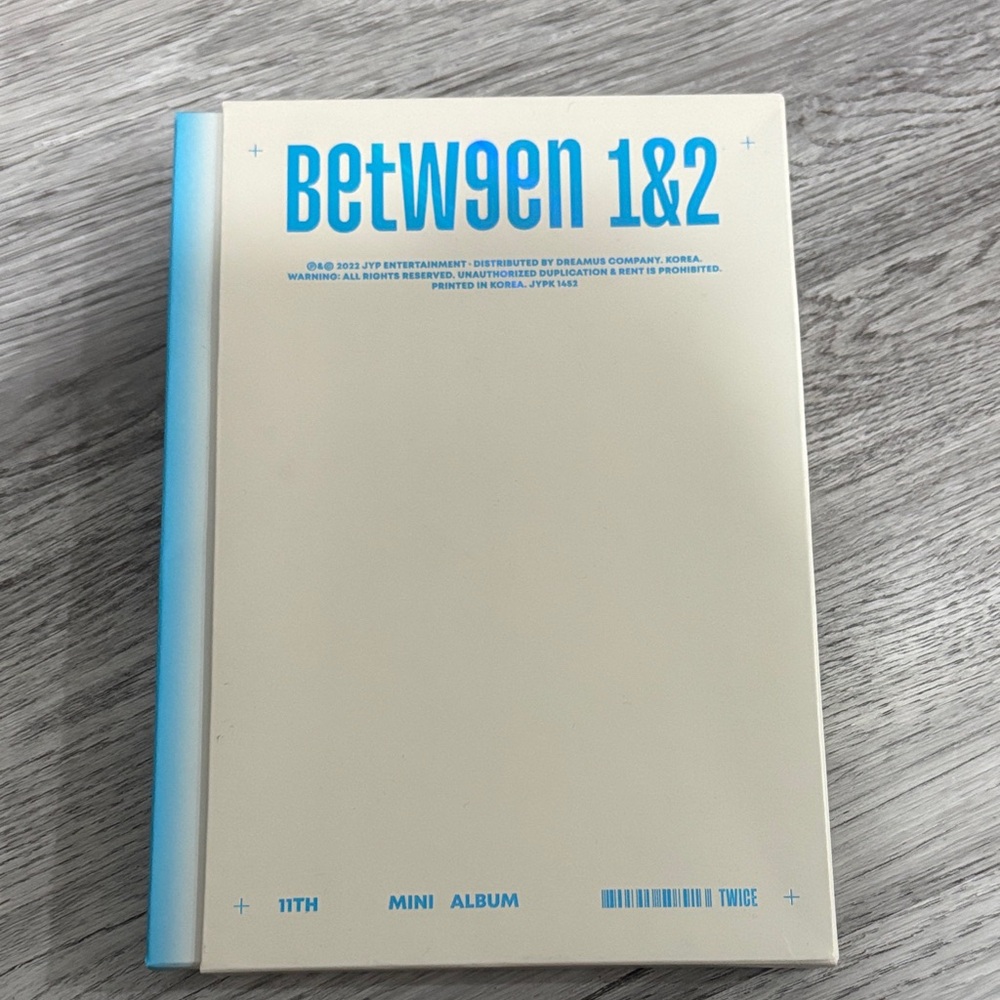 Between 1&2 Mini Album